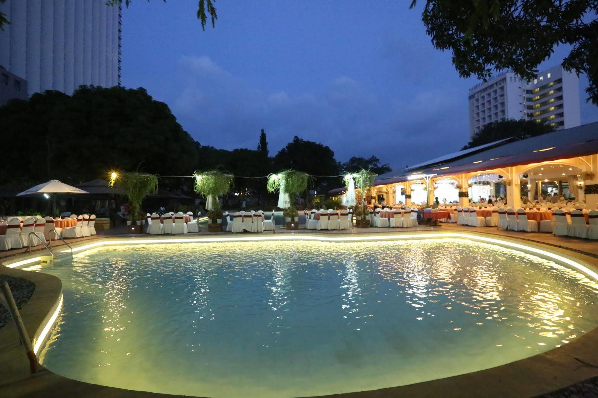Vien Dong Hotel Нячанг Екстер'єр фото